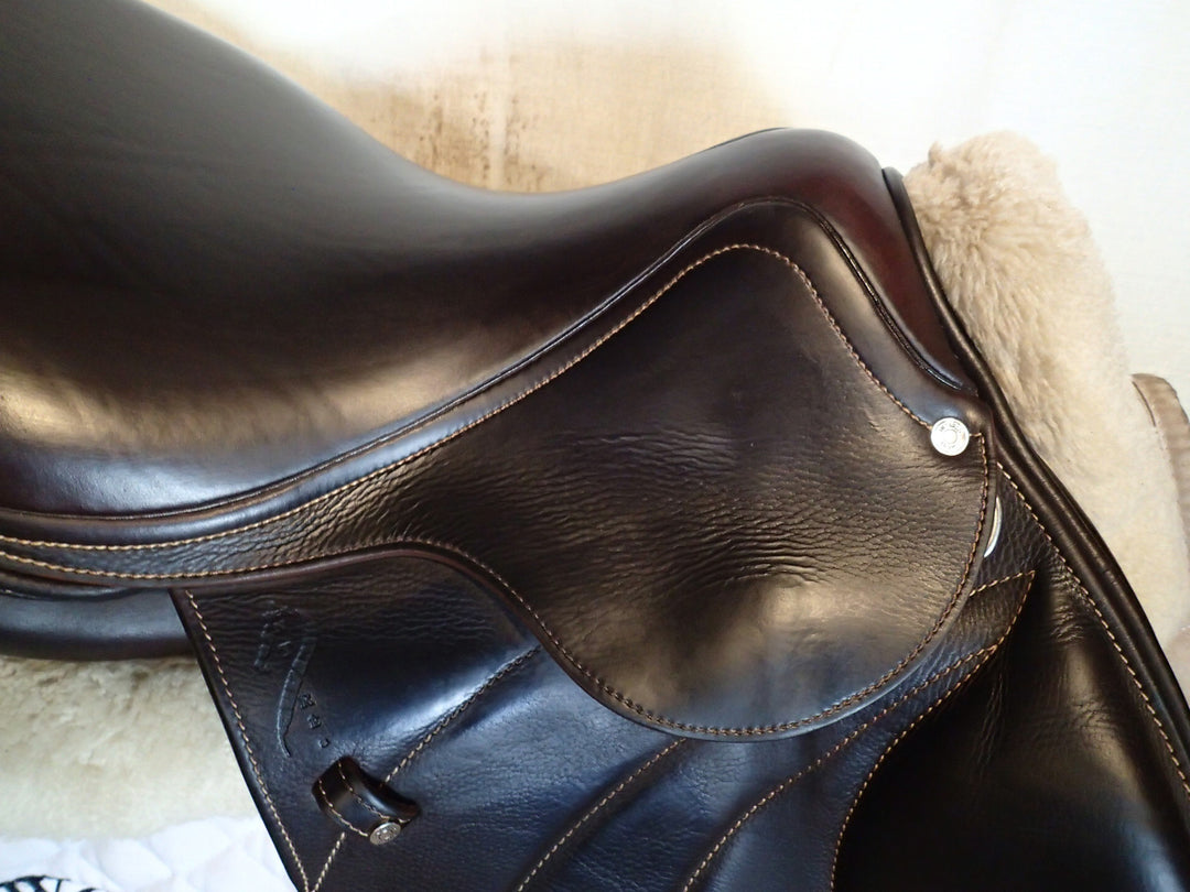 17" Antares Connexion Saddle - Full Buffalo - 2021 - 2N Flaps - 5" dot to dot