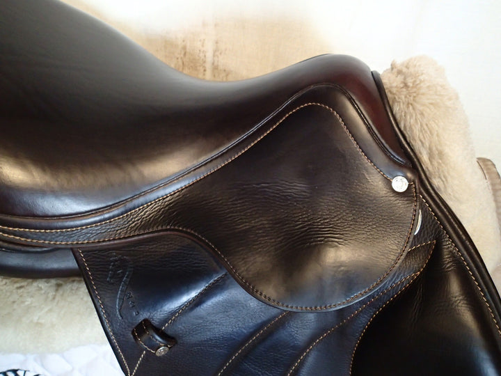 17" Antares Connexion Saddle - Full Buffalo - 2021 - 2N Flaps - 5" dot to dot