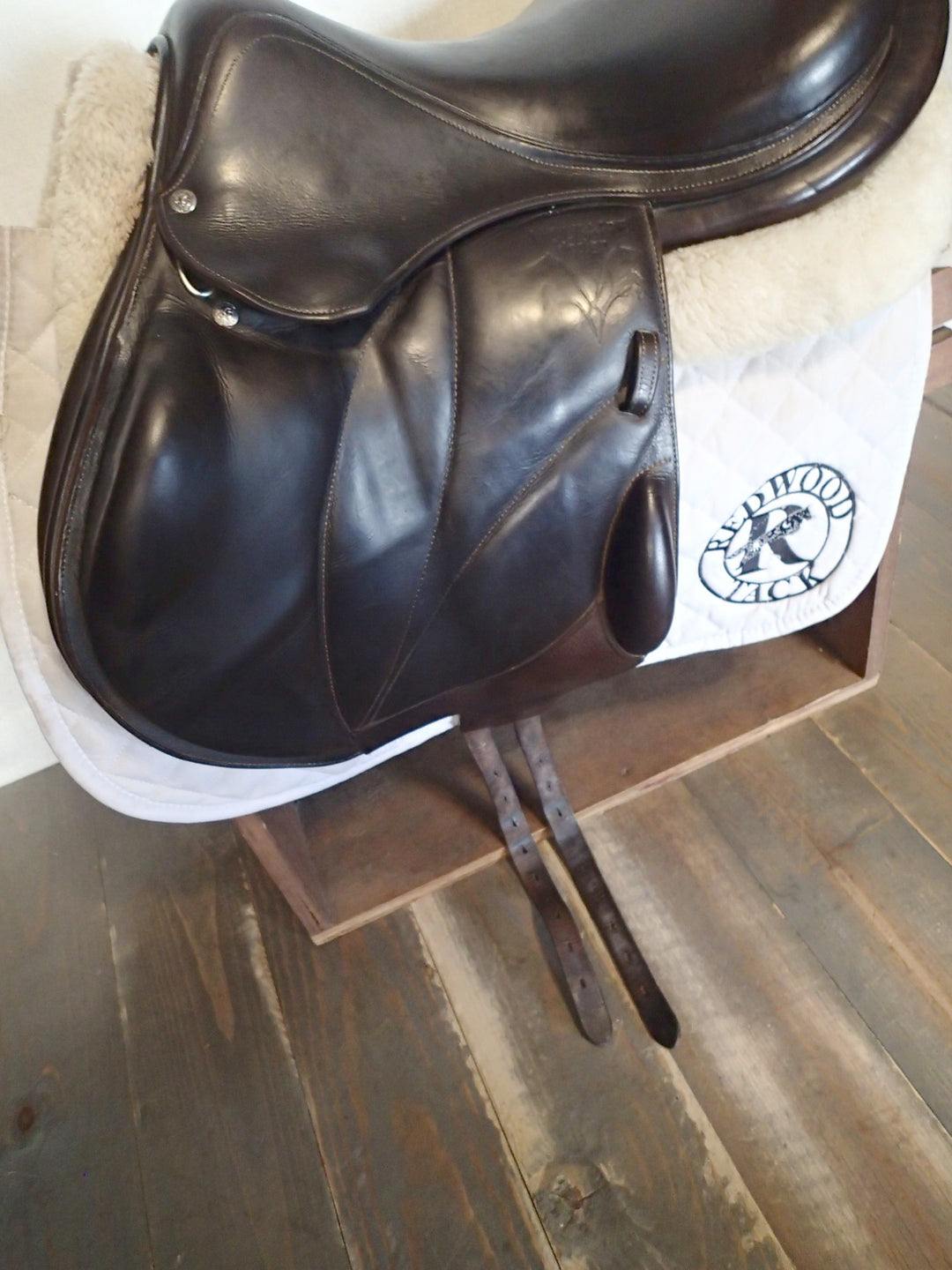 18.5" Voltaire Lexington Monoflap Saddle - Full Buffalo - 2015 - 2AA Flaps - 4.75" dot to dot - Pro Panels