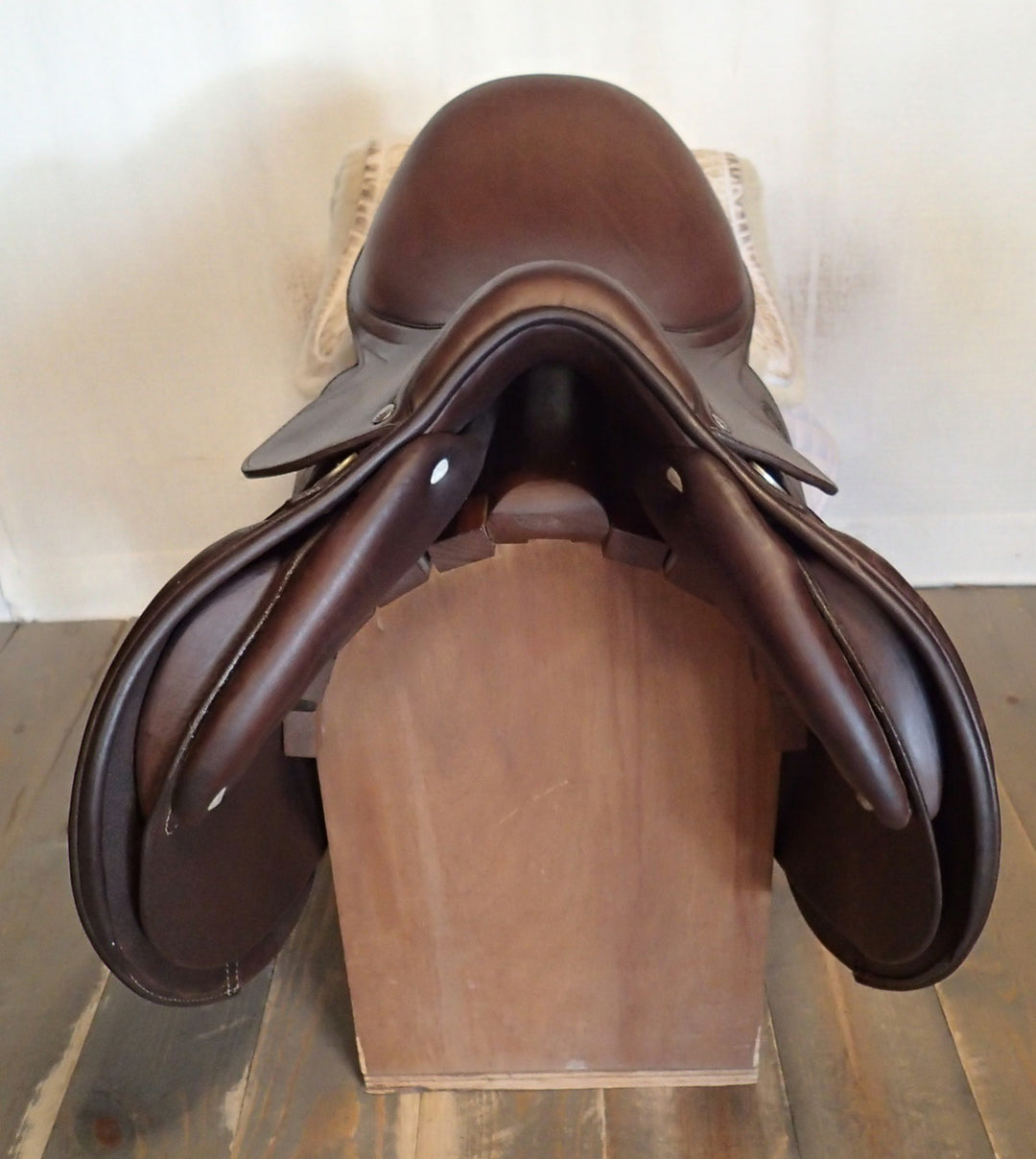17.5" Antares Skylla Saddle - Full Calfskin - 2023 - 3A Flaps - 4.5" dot to dot