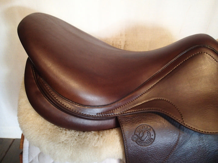 17.5" Antares Skylla Saddle - Full Calfskin - 2023 - 3A Flaps - 4.5" dot to dot
