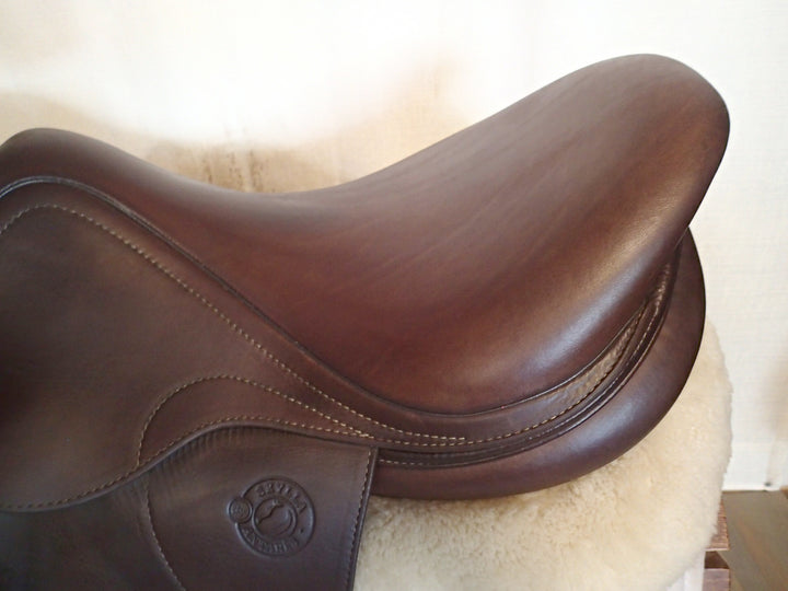 17.5" Antares Skylla Saddle - Full Calfskin - 2023 - 3A Flaps - 4.5" dot to dot