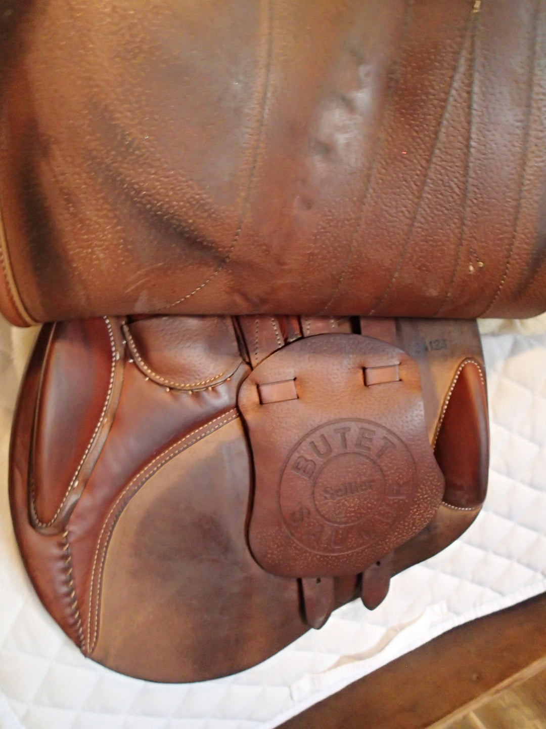 17" Butet Premium Saddle - Full Calfskin - 2023 - L Seat - 2C Flaps - 4.25" dot to dot