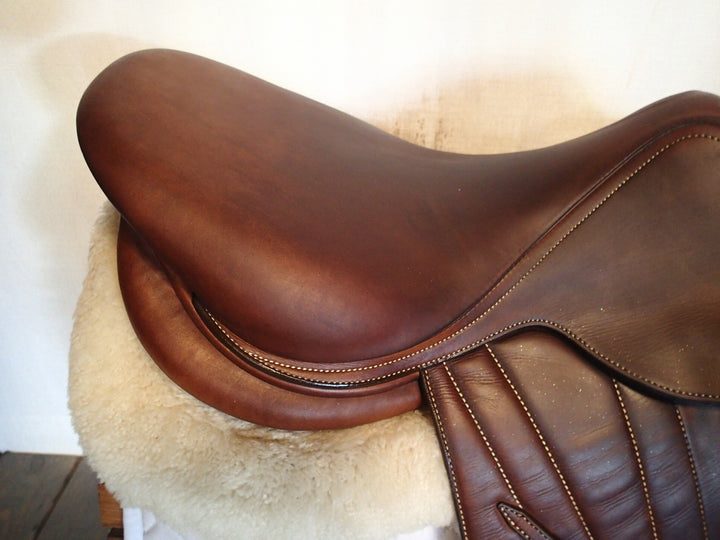 17" Butet Premium Saddle - Full Calfskin - 2023 - L Seat - 2C Flaps - 4.25" dot to dot