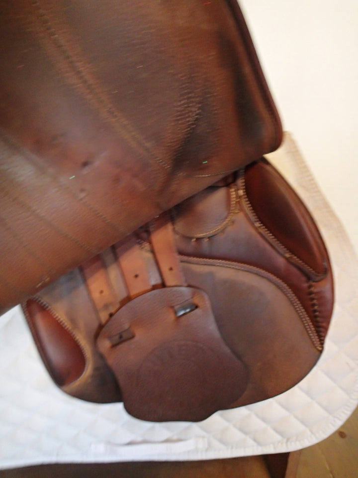 17" Butet Premium Saddle - Full Calfskin - 2023 - L Seat - 2C Flaps - 4.25" dot to dot