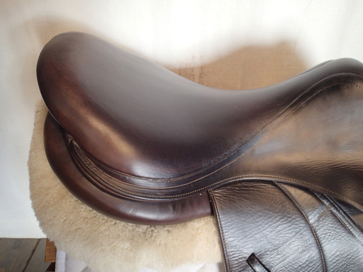 17.5" Voltaire Palm Beach Saddle - Full Buffalo - 2012 - 3AA Flaps - 4.75" dot to dot - FIN Panels