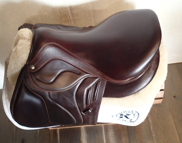 17" Devoucoux Biarritz Lab Saddle - Full Buffalo - 2021 - 2 Flaps - 4.5" dot to dot