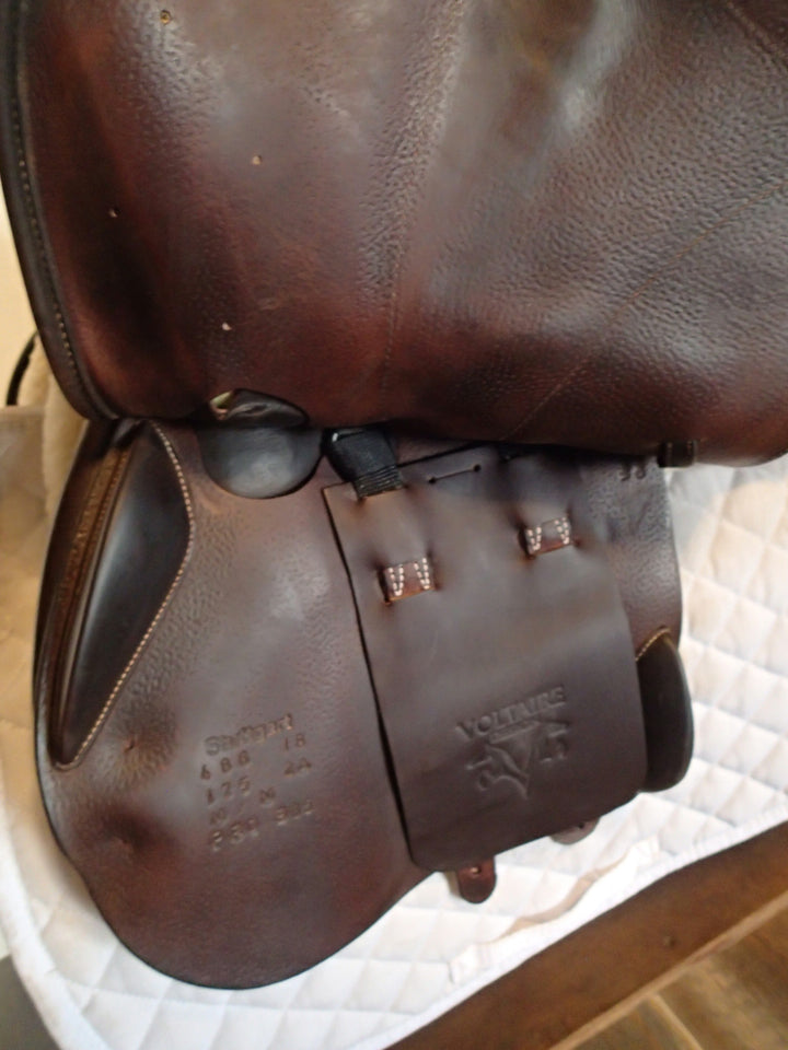17.5" Voltaire Stuttgart Saddle - Full Buffalo - 2018 - 2A Flaps - 4.5" dot to dot - Pro Panels