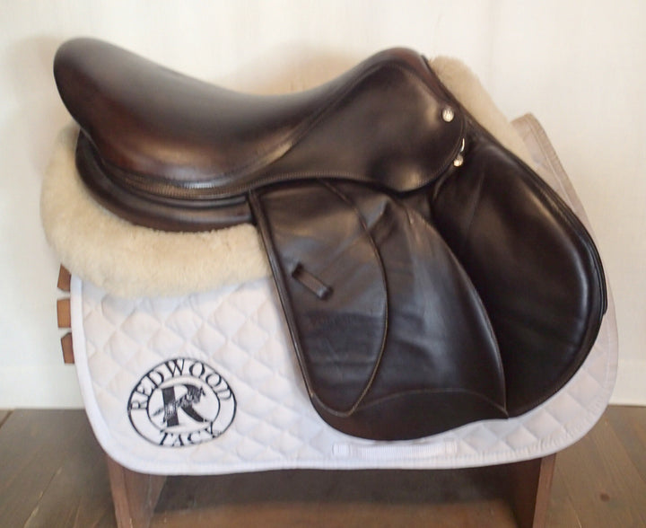 17.5" Voltaire Stuttgart Saddle - Full Buffalo - 2018 - 2A Flaps - 4.5" dot to dot - Pro Panels