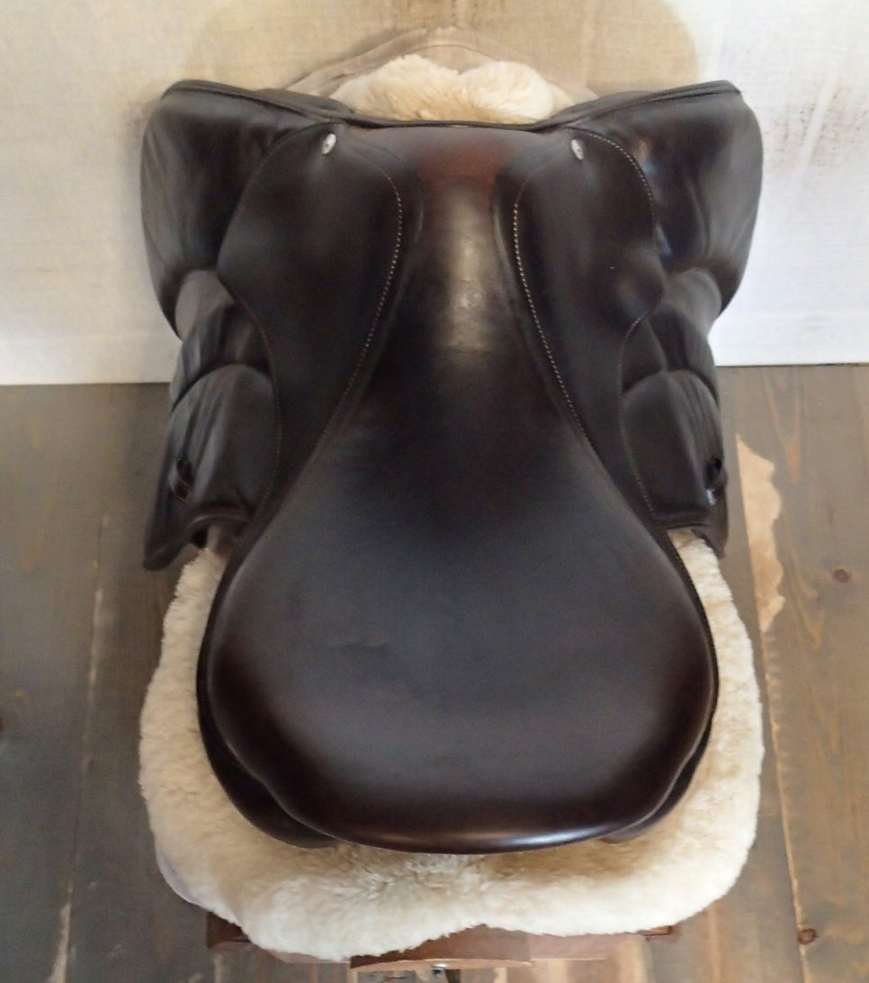 17.5" Voltaire Stuttgart Saddle - Full Buffalo - 2018 - 2A Flaps - 4.5" dot to dot - Pro Panels