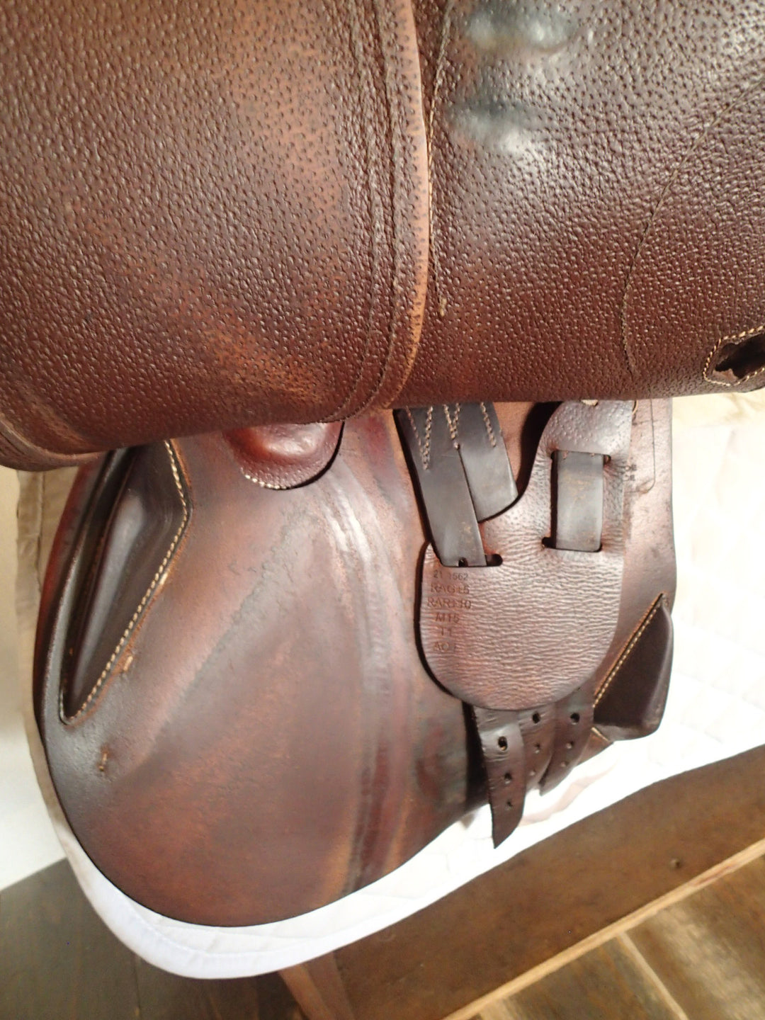 17" Antares Connexion Saddle - Full Buffalo - 2021 - 2AB Flaps - 4.75" dot to dot (927)