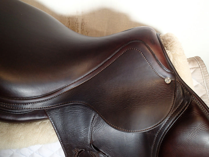 17" Antares Connexion Saddle - Full Buffalo - 2021 - 2AB Flaps - 4.75" dot to dot (927)