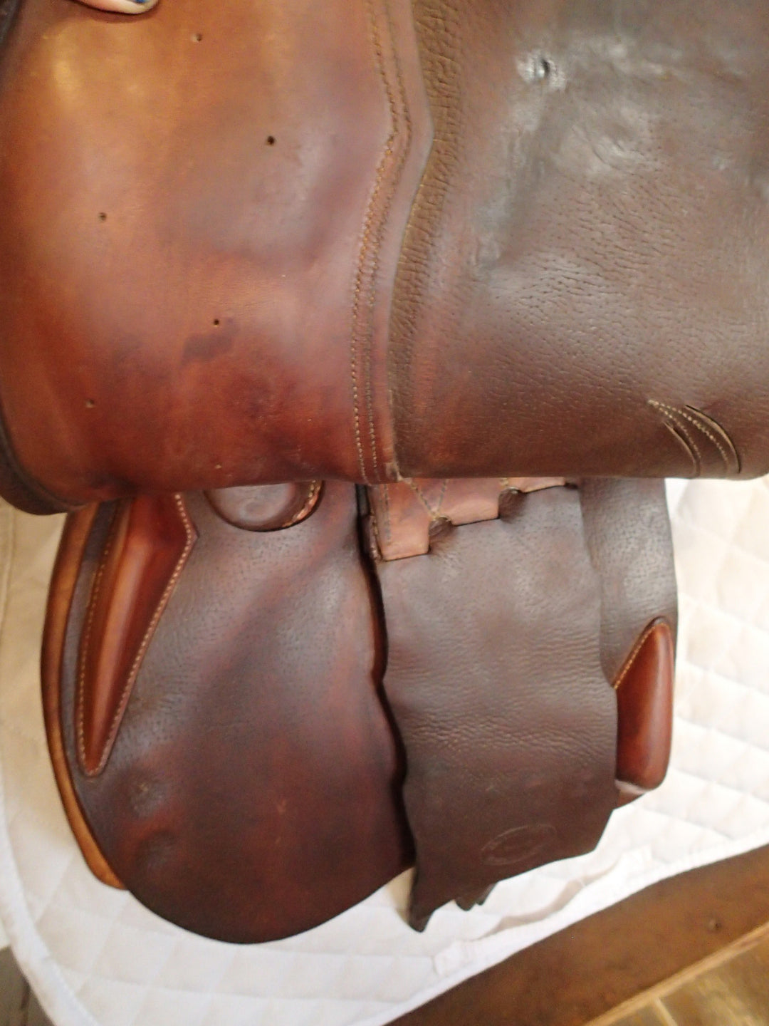 18" Devoucoux Oldara Saddle - 2009 - Full Buffalo - 2 Flaps - 4.25" dot to dot