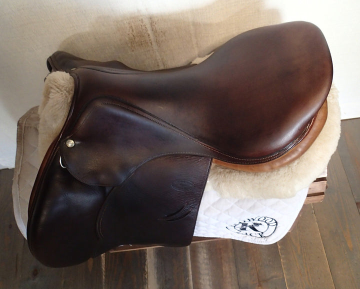 18" Devoucoux Oldara Saddle - 2009 - Full Buffalo - 2 Flaps - 4.25" dot to dot