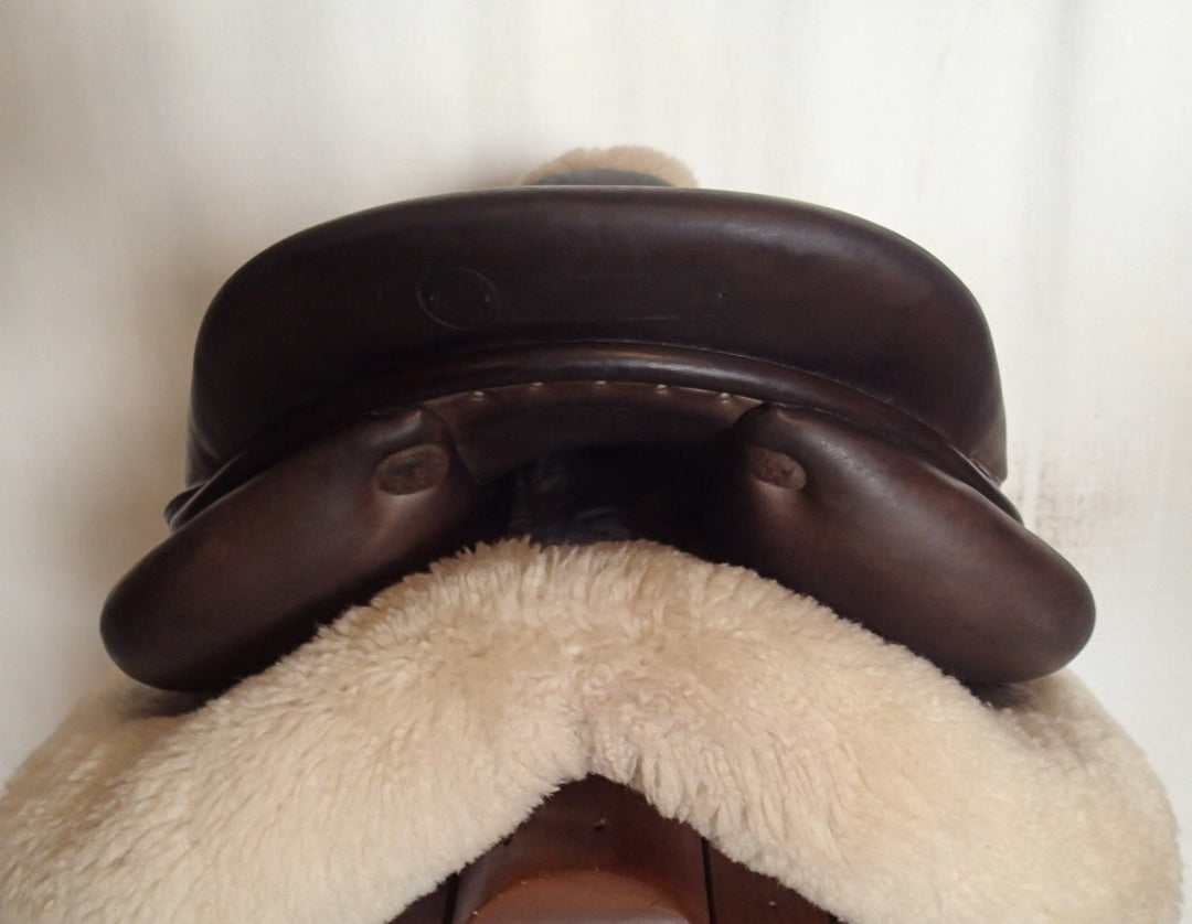 17.5" Butet Premium Saddle - Full Calfskin - 2021 - L Seat - 2.25L Flaps - 4.25" dot to dot (932)