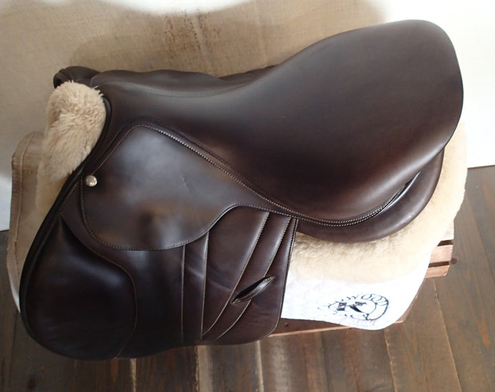 17.5" Butet Premium Saddle - Full Calfskin - 2021 - L Seat - 2.25L Flaps - 4.25" dot to dot (932)