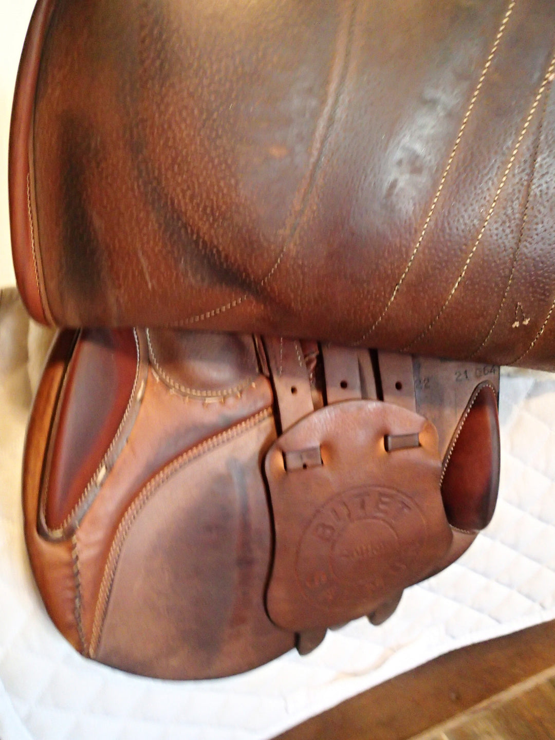 17" Butet Premium Saddle - Full Calfskin - 2022 - L Seat - 2C Flaps - 4.25" dot to dot