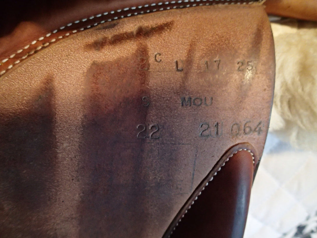 17" Butet Premium Saddle - Full Calfskin - 2022 - L Seat - 2C Flaps - 4.25" dot to dot