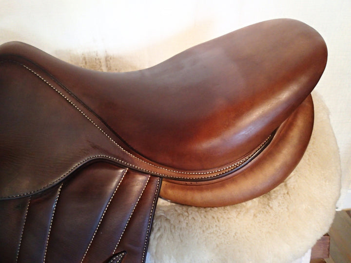 17" Butet Premium Saddle - Full Calfskin - 2022 - L Seat - 2C Flaps - 4.25" dot to dot