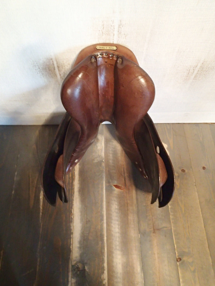 16.5" Antares Saddle - 2002 - 1 Flaps - 4.5" dot to dot