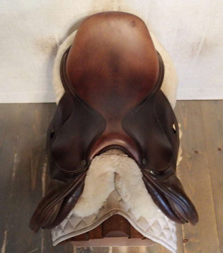 16.5" Antares Saddle - 2002 - 1 Flaps - 4.5" dot to dot