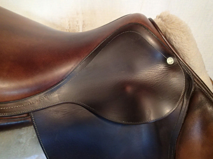 16.5" Antares Saddle - 2002 - 1 Flaps - 4.5" dot to dot