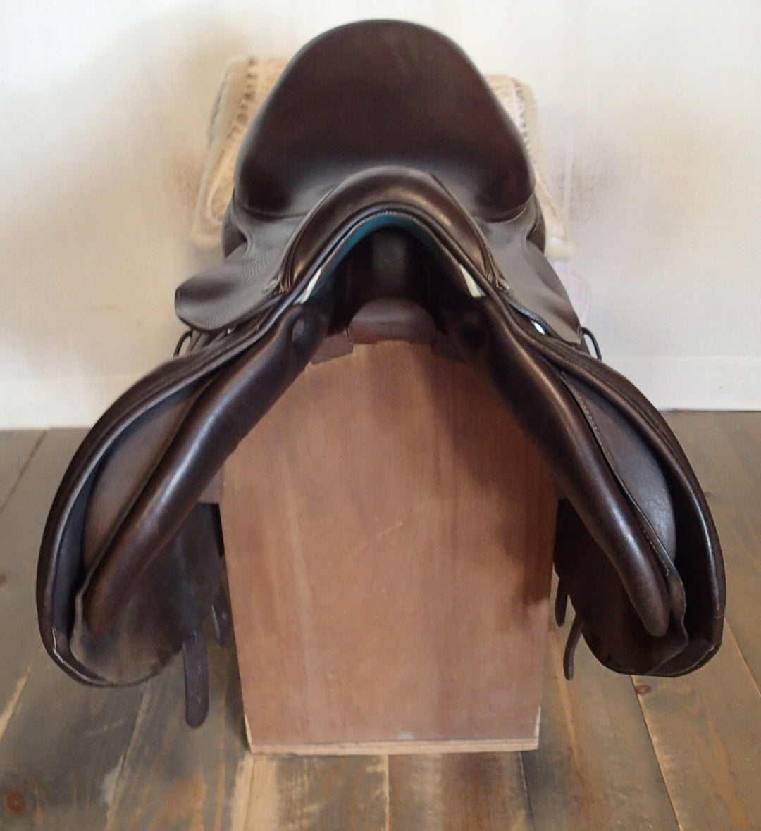16.5" Voltaire Stuttgart Saddle - Full Buffalo - 2022 - 2A Flaps - 4.75" dot to dot - Pro Panels