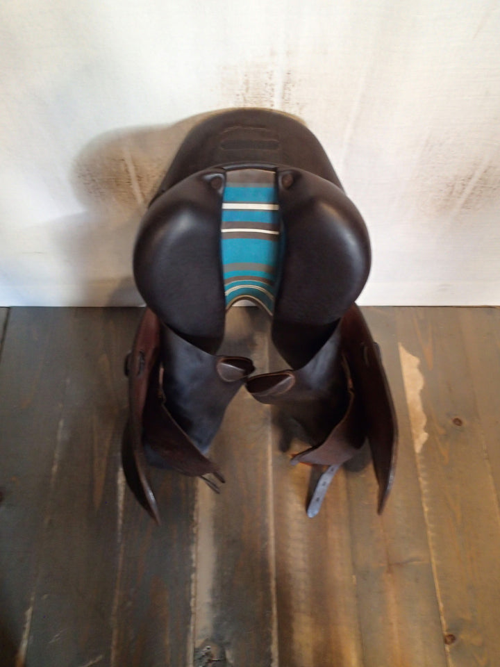 16.5" Voltaire Stuttgart Saddle - Full Buffalo - 2022 - 2A Flaps - 4.75" dot to dot - Pro Panels