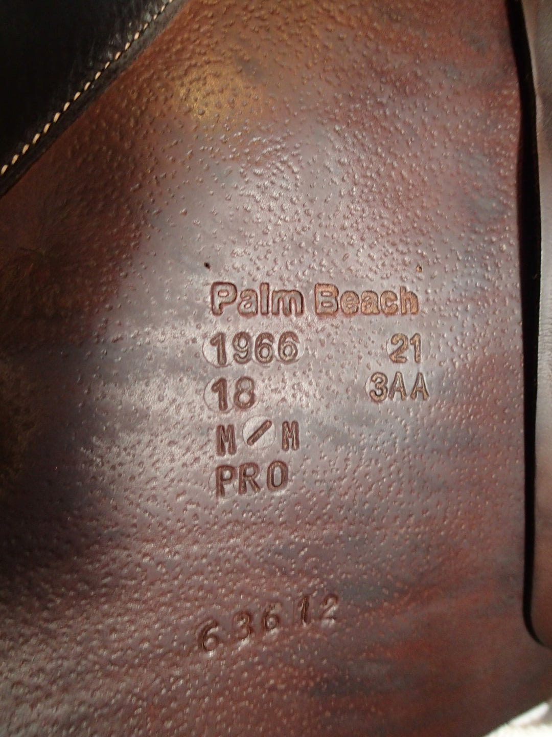 18" Voltaire Palm Beach Saddle - 2021 - 3AA Flaps - 4.75" dot to dot - Pro Panels