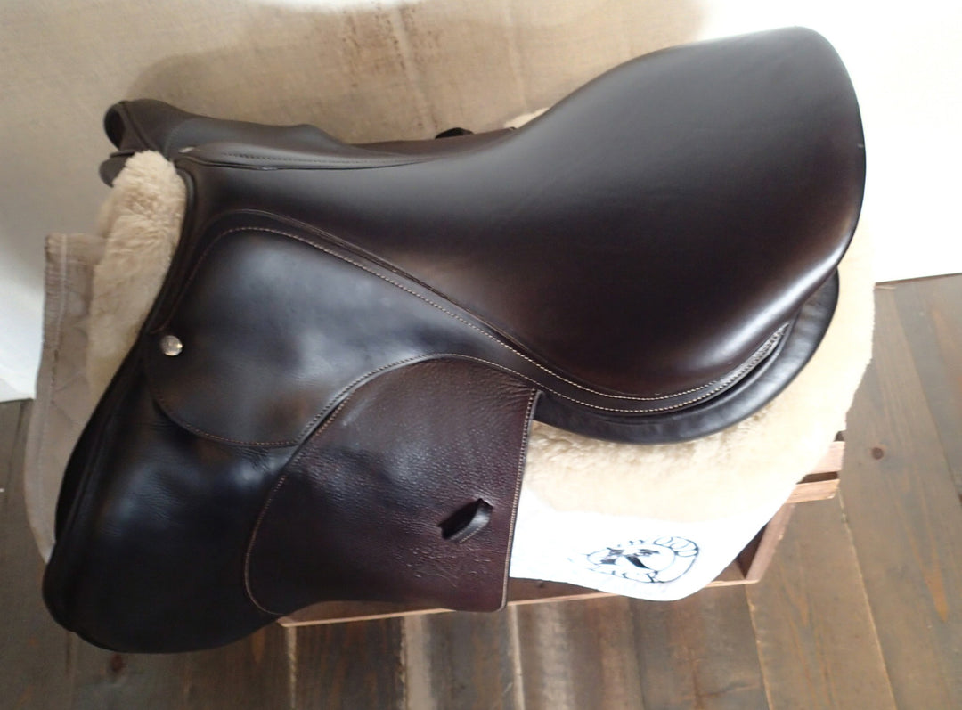 18" Voltaire Palm Beach Saddle - 2021 - 3AA Flaps - 4.75" dot to dot - Pro Panels