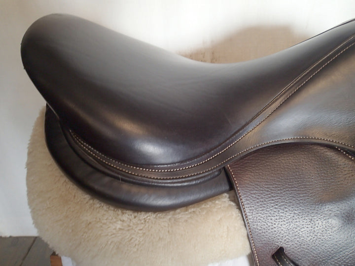 18" Voltaire Palm Beach Saddle - 2021 - 3AA Flaps - 4.75" dot to dot - Pro Panels