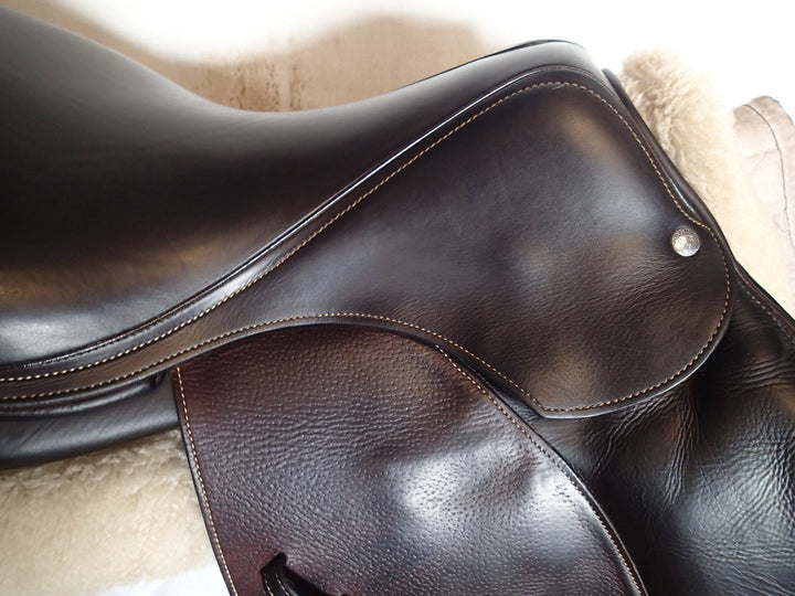 18" Voltaire Palm Beach Saddle - 2021 - 3AA Flaps - 4.75" dot to dot - Pro Panels