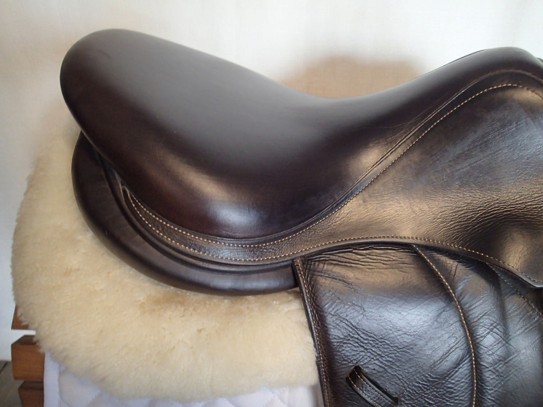 16.5" Voltaire Palm Beach Saddle - Full Buffalo - 2018 - 1A Flaps - 4.75" dot to dot - FIN Panels