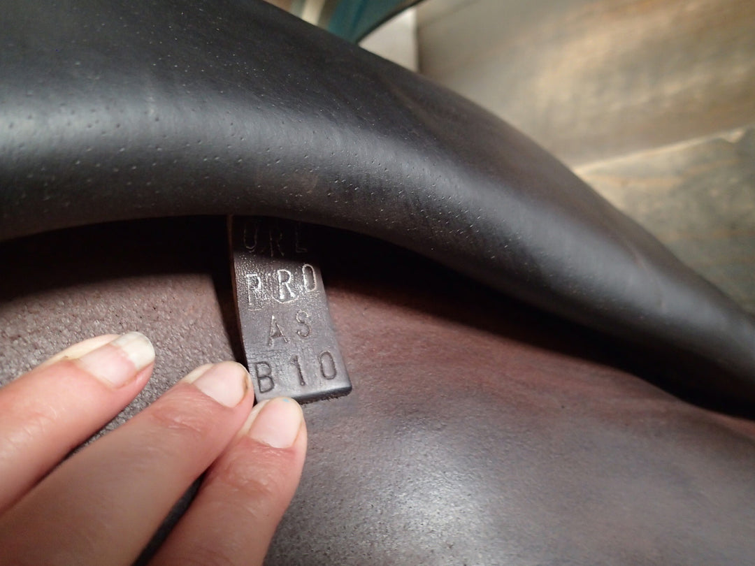 17.5" Voltaire Palm Beach Saddle - Full Buffalo - 2020 - 1A Flaps - 4.75" dot to dot - Pro Panels