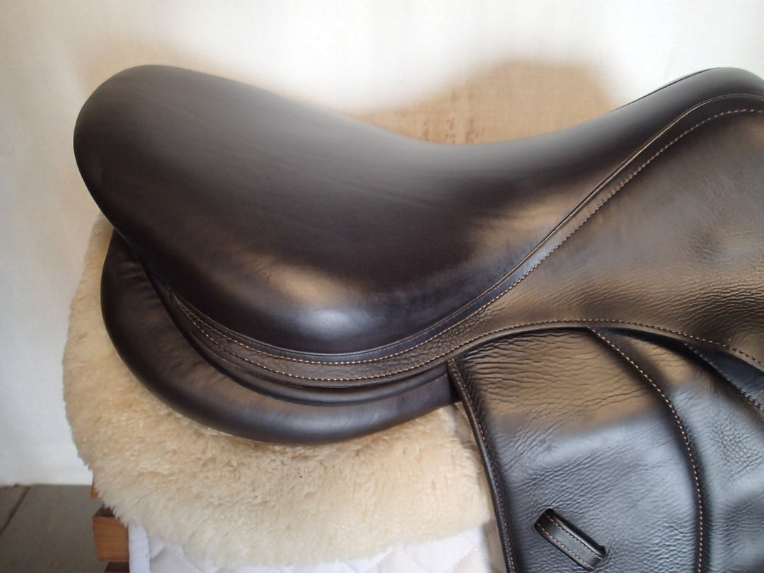 17.5" Voltaire Palm Beach Saddle - Full Buffalo - 2020 - 1A Flaps - 4.75" dot to dot - Pro Panels