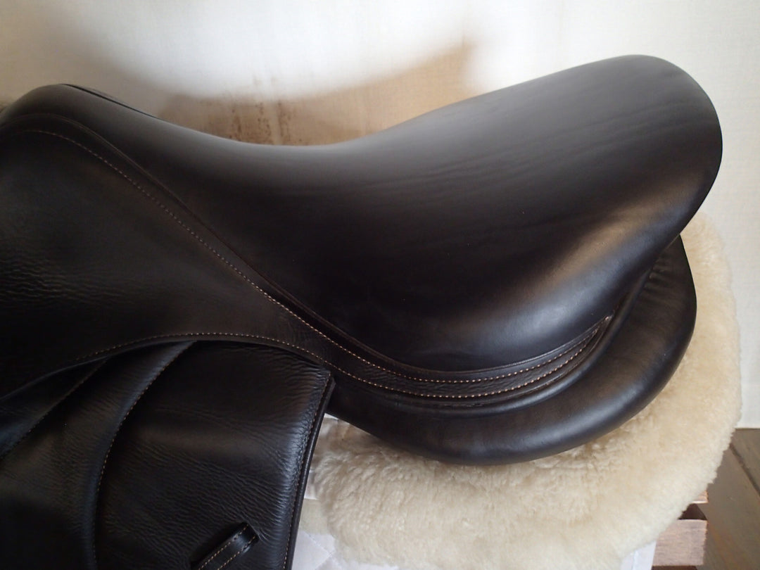 17.5" Voltaire Palm Beach Saddle - Full Buffalo - 2020 - 1A Flaps - 4.75" dot to dot - Pro Panels