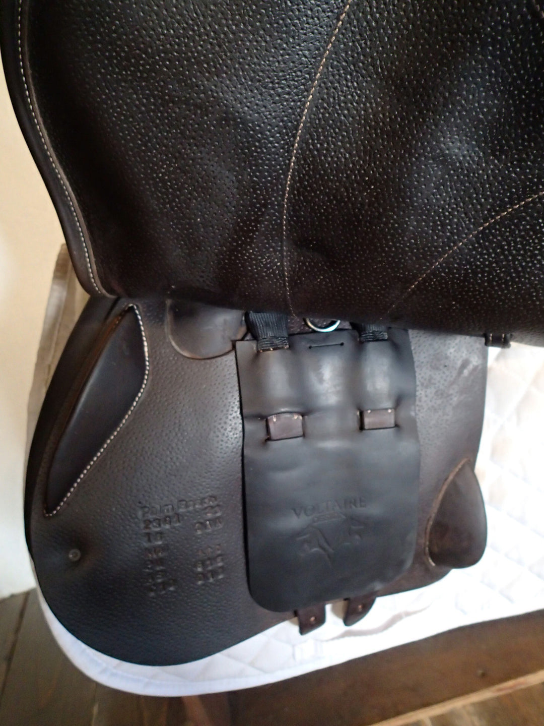 18" Voltaire Palm Beach Saddle - Full Buffalo - 2023 - 2AA Flaps - 4.75" dot to dot - Pro Panels
