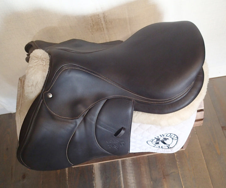 18" Voltaire Palm Beach Saddle - Full Buffalo - 2023 - 2AA Flaps - 4.75" dot to dot - Pro Panels