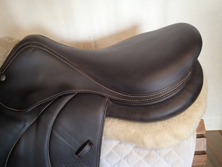 18" Voltaire Palm Beach Saddle - Full Buffalo - 2023 - 2AA Flaps - 4.75" dot to dot - Pro Panels