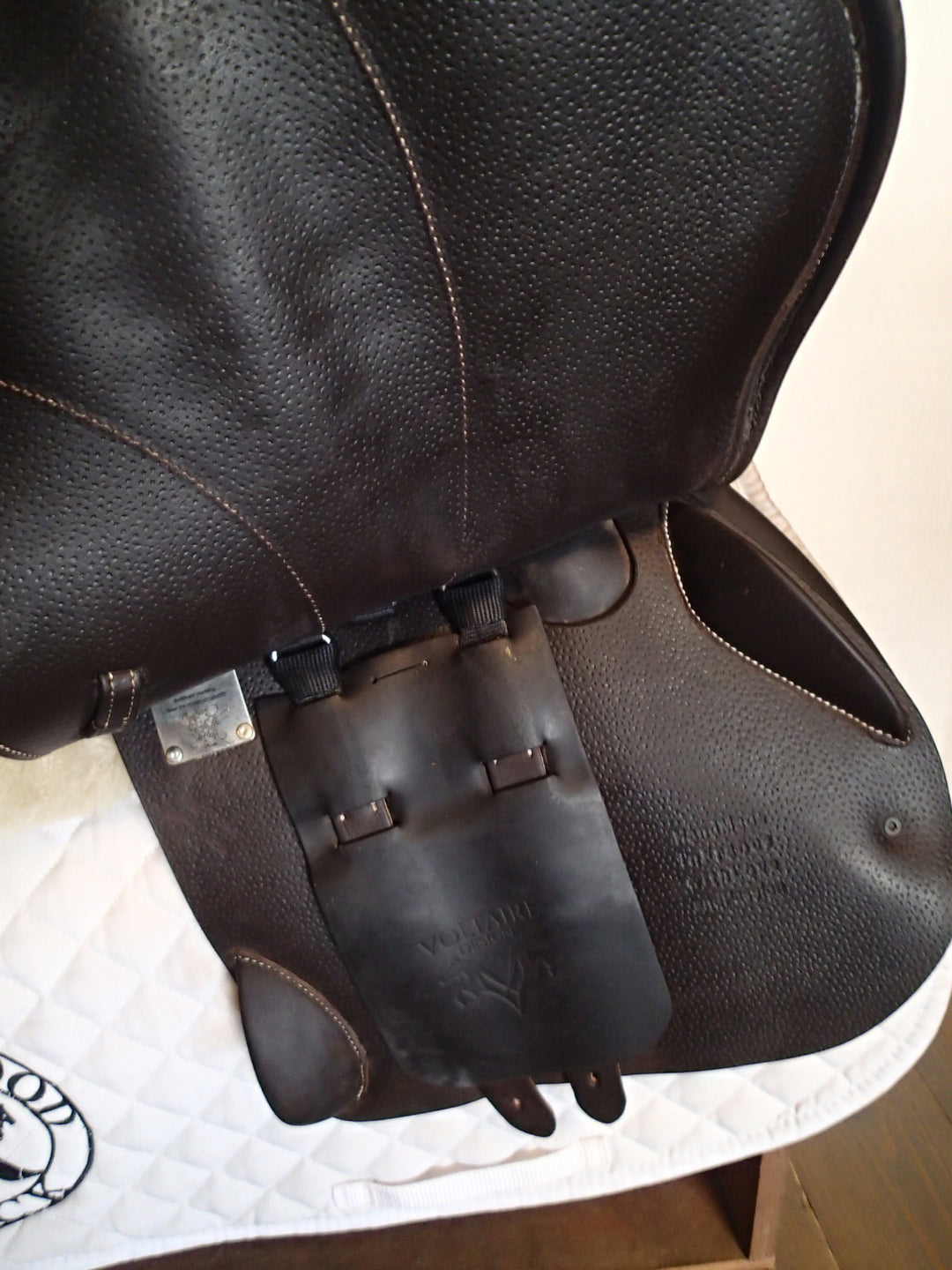 18" Voltaire Palm Beach Saddle - Full Buffalo - 2023 - 2AA Flaps - 4.75" dot to dot - Pro Panels