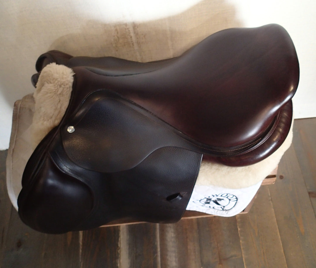 18" CWD Saddle - 2015 - 4C Flaps - SE02 - 4.5" dot to dot