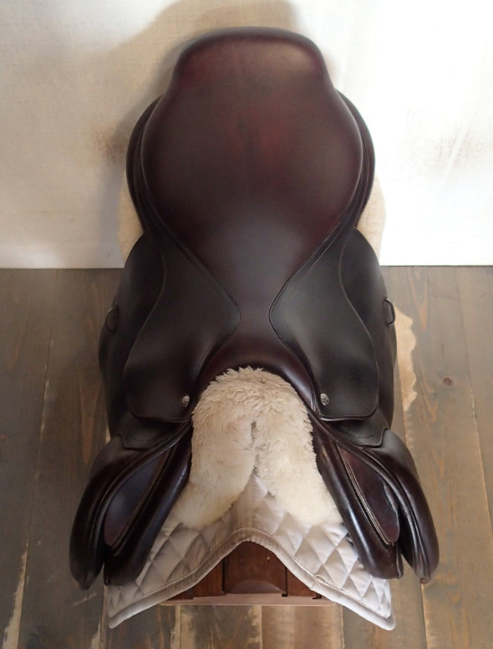 18" CWD Saddle - 2015 - 4C Flaps - SE02 - 4.5" dot to dot