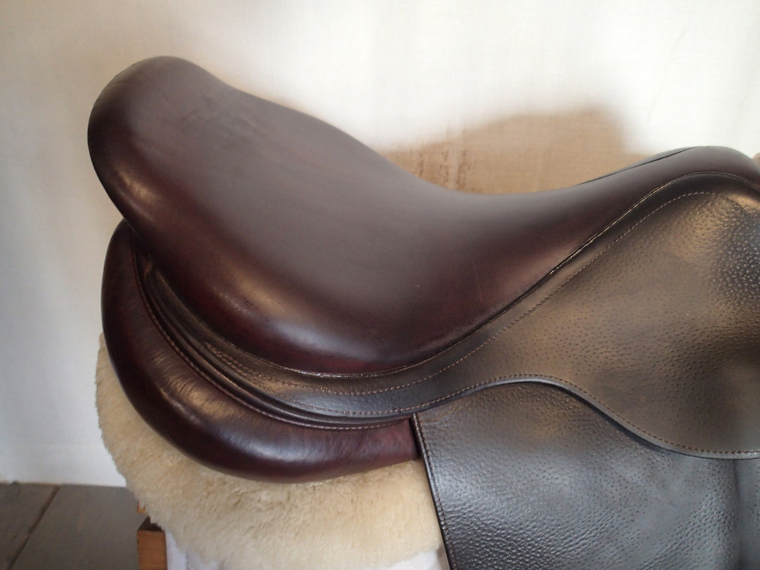 18" CWD Saddle - 2015 - 4C Flaps - SE02 - 4.5" dot to dot