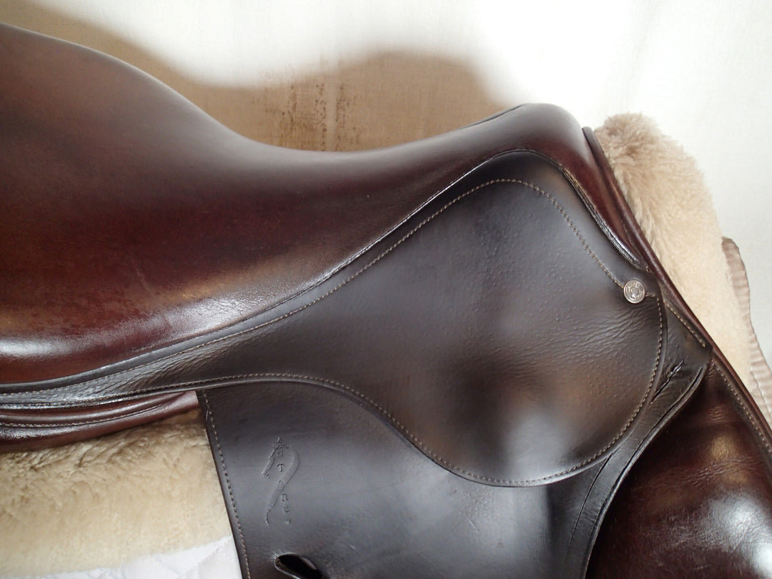 18.5" Antares Contact Saddle - 2017 - 3NB Flaps - 4.75" dot to dot