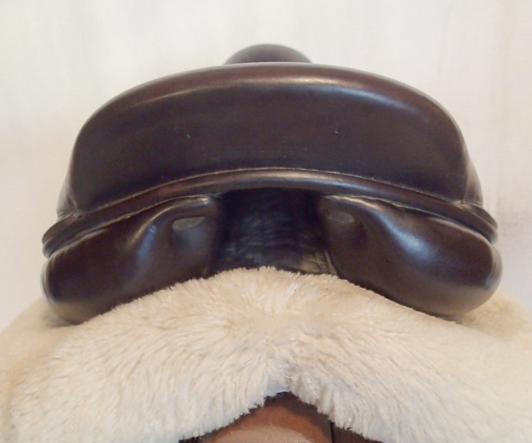 17.5" Voltaire Palm Beach Saddle - Full Buffalo - 2012 - 2A Flaps - 4.75" dot to dot - FIN Panels