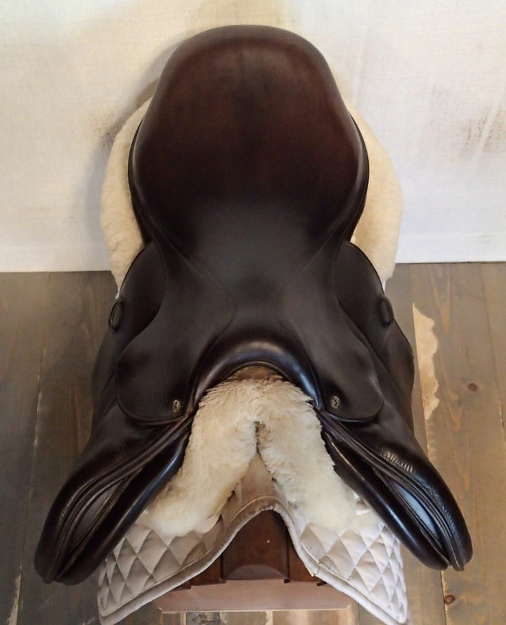 17.5" Voltaire Palm Beach Saddle - Full Buffalo - 2012 - 2A Flaps - 4.75" dot to dot - FIN Panels