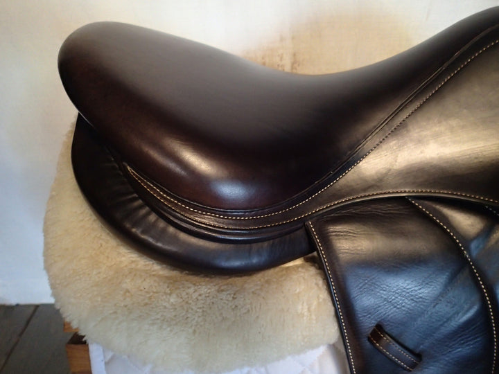 17" Voltaire Palm Beach Saddle - Full Buffalo - 2019 - 2AA Flaps - 4.75" dot to dot - Pro Panels