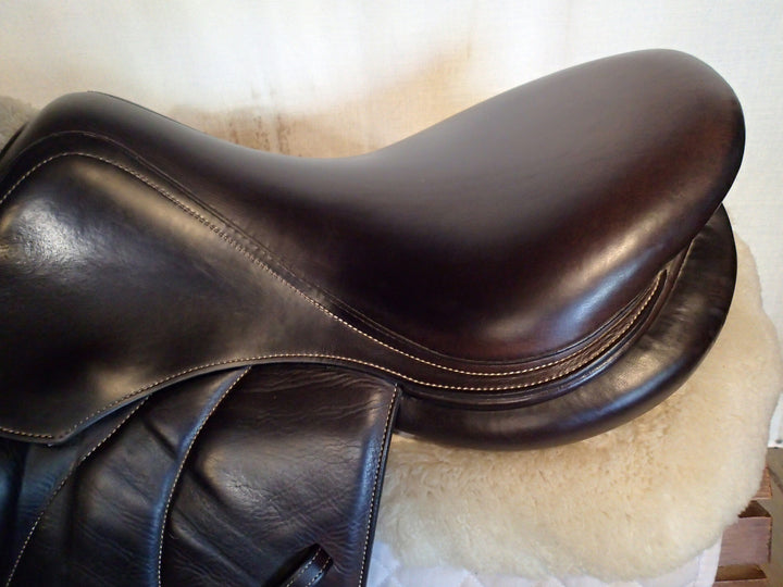 17" Voltaire Palm Beach Saddle - Full Buffalo - 2019 - 2AA Flaps - 4.75" dot to dot - Pro Panels