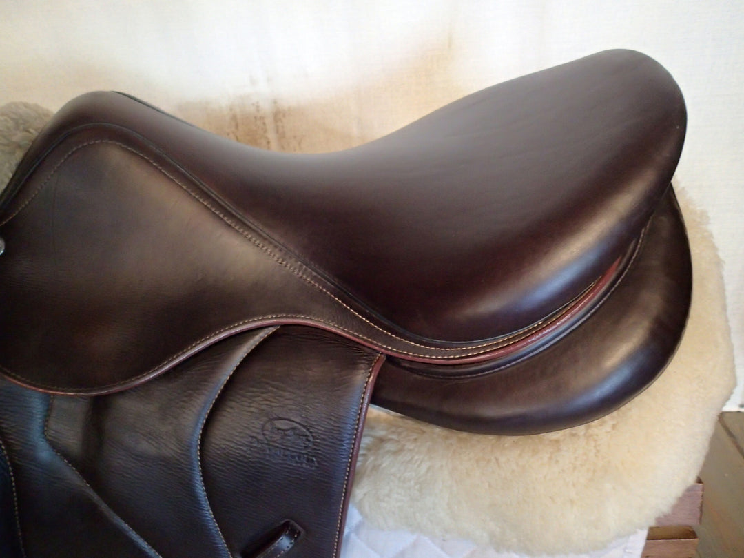 17" Devoucoux Biarritz O Saddle - Full Buffalo - 2021 - 3AB Flaps - 4.5" dot to dot