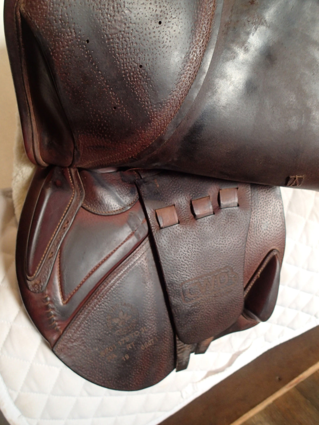 17.5" CWD Saddle - 2019 - 3L Flaps - SE01 - 4.25" dot to dot - Pro Panels
